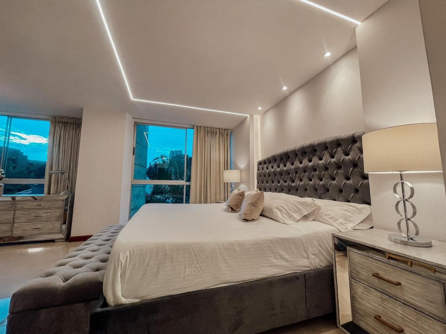 Luxury 1 Bedroom With Pool & Gym Close Provenza Medellin Bagian luar foto